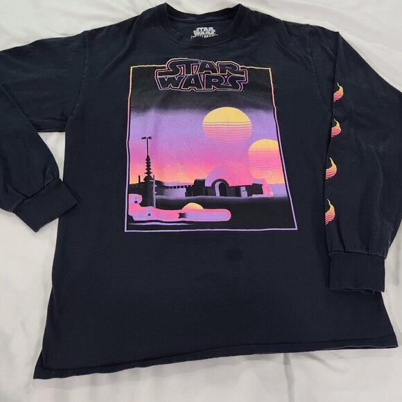 Mens Small Long Sleeve Mad Engine Star Wars Graphic Shirt.
Lot N - Picture 1 of 2